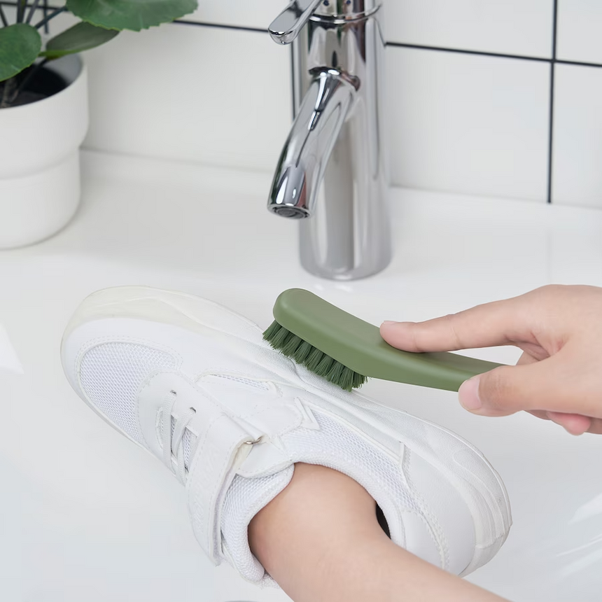 IKEA, PEPPRIG 2 in 1 shoe brush with scraper green/yellow (Prebook)
