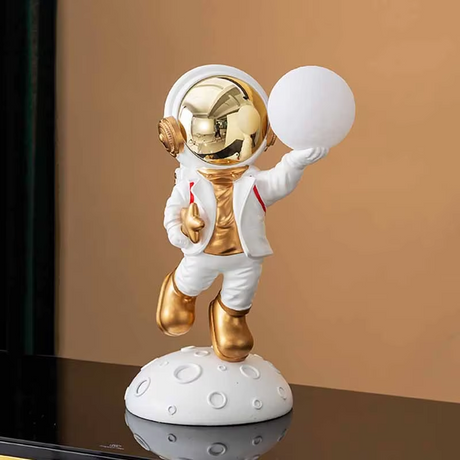 Chaze Kulpito Spaceman Statue