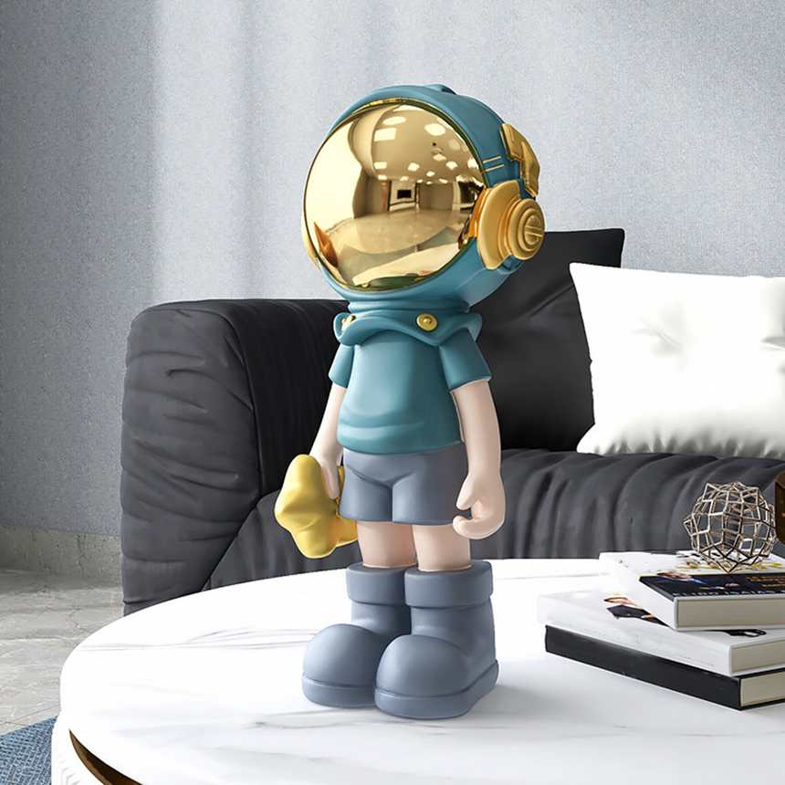 Chaze Kulpito Spaceman Figurine Statue