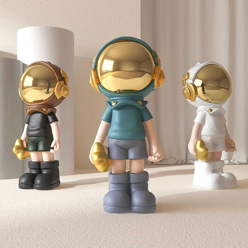 Chaze Kulpito Spaceman Figurine Statue