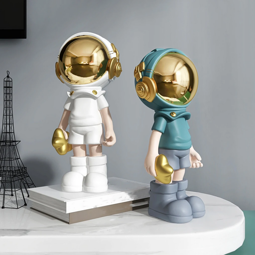 Chaze Kulpito Spaceman Figurine Statue