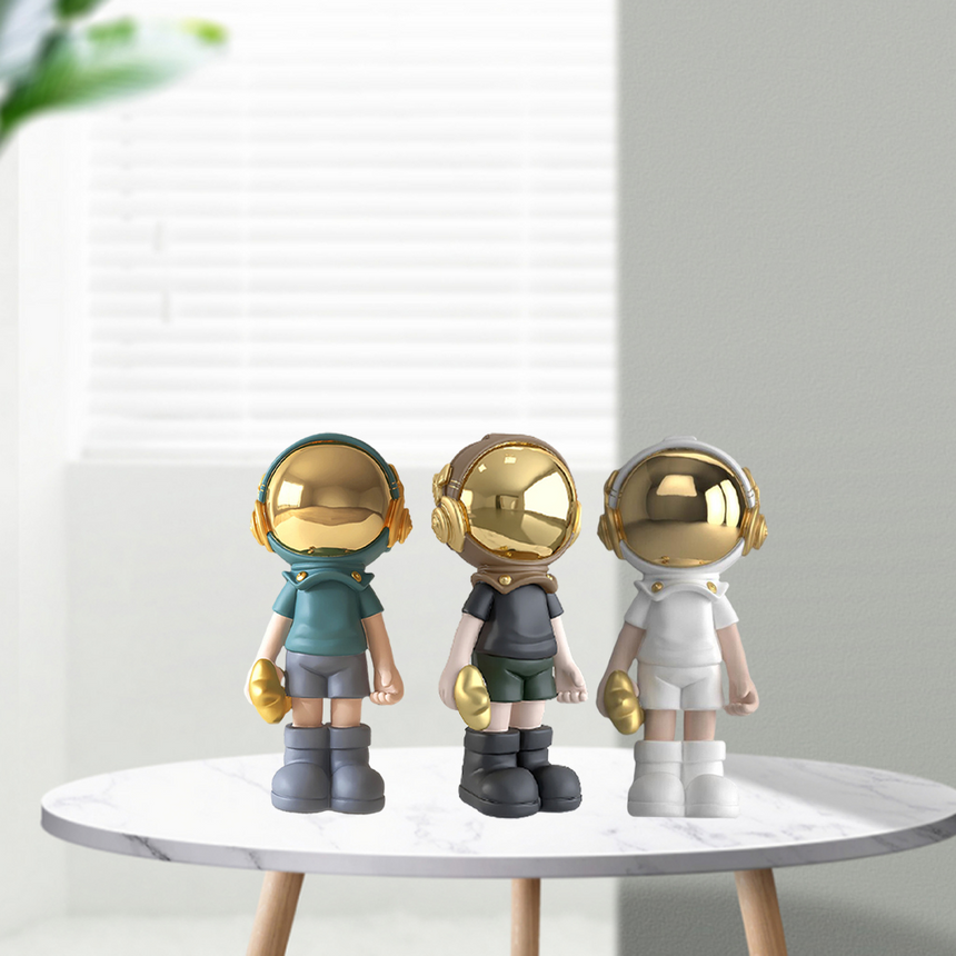 Chaze Kulpito Spaceman Figurine Statue