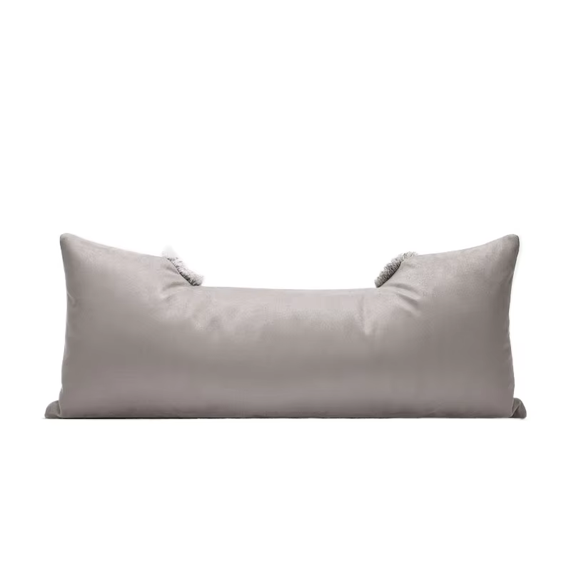 Chaze Hovdala, Luxury Pillow