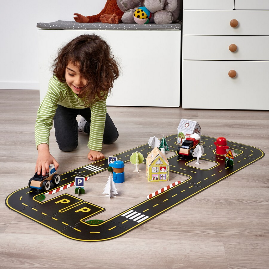 IKEA RAVUNGE 23-piece car track set